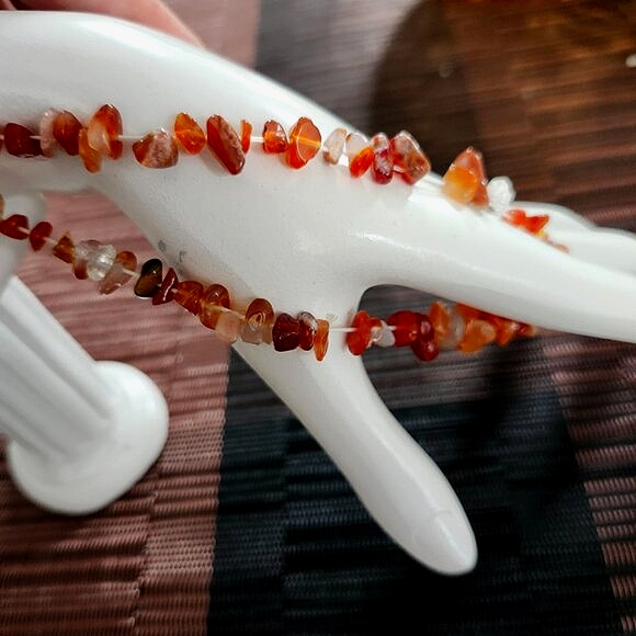 Pretty Polished Rock & Bracelet Clear Orange Brown & Amber Colour on an Elastic - Picture 5 of 7